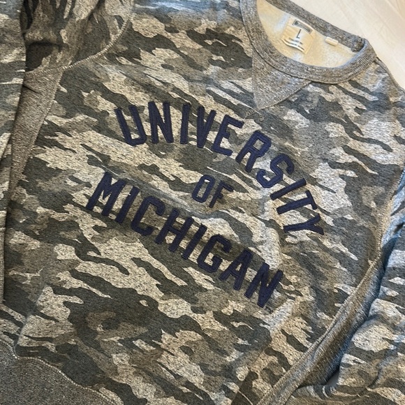Michigan Camo sweatshirt - Picture 1 of 2